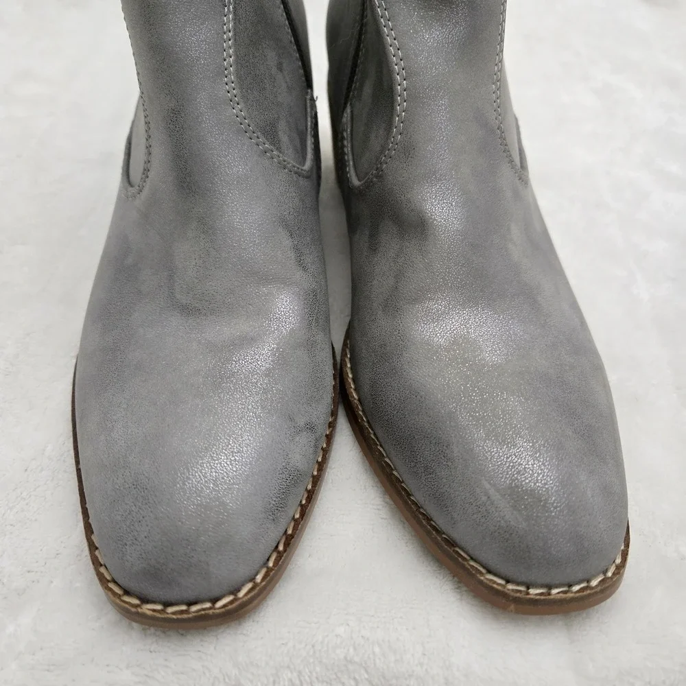Boutique‎ by Corky's Wayland Ankle Boots Women's Sz 7 Metallic Gray Gold Festive